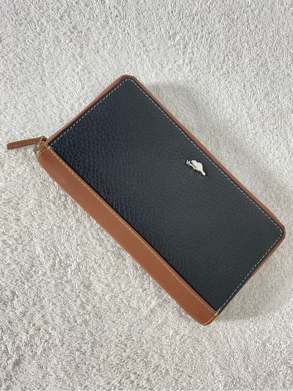 Roots Brown Black Leather Clutch Wallet With Full Zip Closure